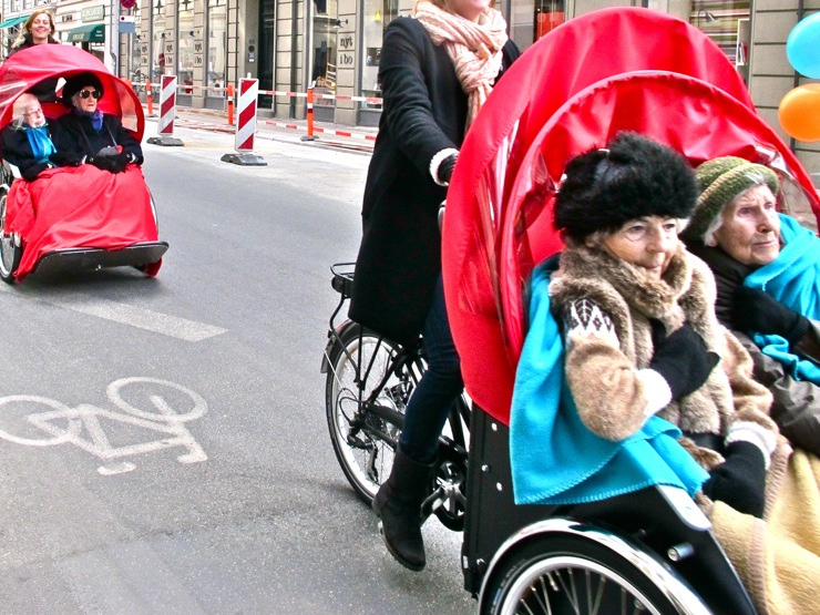 Christiania - Taxi, two w two elderly passengers