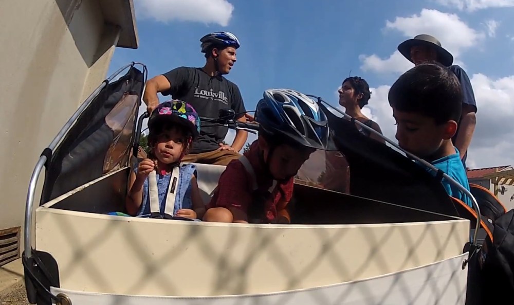 Christiania - Light, Cream Box, Front shot, American dad w children