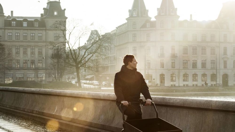 15925560-02bkugolden-days1-121422jpg